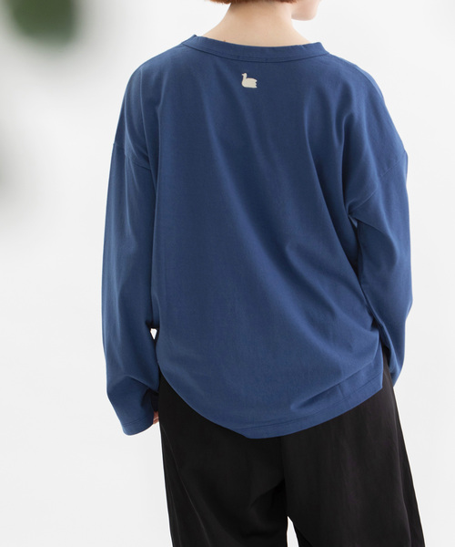 nop de nod(ノップドゥノッド)の「USコットンオーバーサイズロングTシャツ(Tシャツ/カットソー・レディース・ダークグレー/スミクロ/ダークブルー/ブルー/オフホワイト/ブラック/ミント/インディゴブルー/ブルー系その他/ベージュ/エメラルド/オレンジ/ライトイエロー/ターコイズブルー/ネイビー/ピンク/キナリ/イエロー/レッド/ライトブルー/ブルーグリーン/キャメル・3/M)」の16枚目の写真