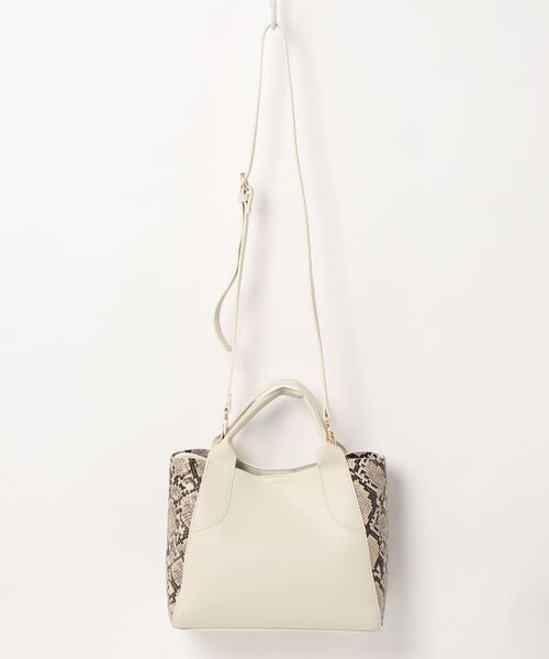 INTERPLANET(インタープラネット)の「配色親子バッグ②(ショルダーバッグ・レディース・ナチュラル/ネイビー/アイボリー・フリー)」の2枚目の写真