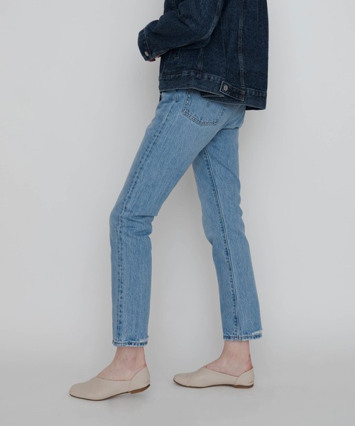 Levi's(リーバイス)の「501(R) JEANS FOR WOMEN LUXOR LIVING(デニムパンツ・レディース・ライトインディゴブルー・30inch/28inch/29inch/24inch/25inch/26inch/27inch/23inch)」の7枚目の写真