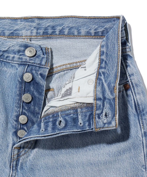 Levi's(リーバイス)の「501(R) JEANS FOR WOMEN LUXOR LIVING(デニムパンツ・レディース・ライトインディゴブルー・30inch/28inch/29inch/24inch/25inch/26inch/27inch/23inch)」の15枚目の写真