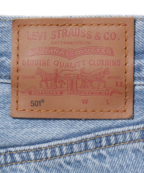 Levi's(リーバイス)の「501(R) JEANS FOR WOMEN LUXOR LIVING(デニムパンツ・レディース・ライトインディゴブルー・30inch/28inch/29inch/24inch/25inch/26inch/27inch/23inch)」の19枚目の写真