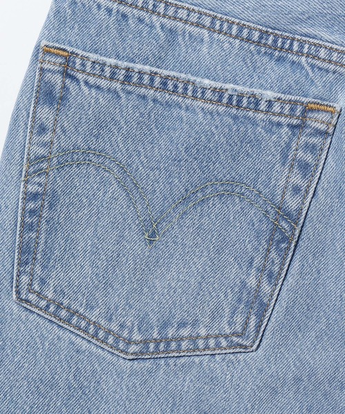 Levi's(リーバイス)の「501(R) JEANS FOR WOMEN LUXOR LIVING(デニムパンツ・レディース・ライトインディゴブルー・30inch/28inch/29inch/24inch/25inch/26inch/27inch/23inch)」の20枚目の写真