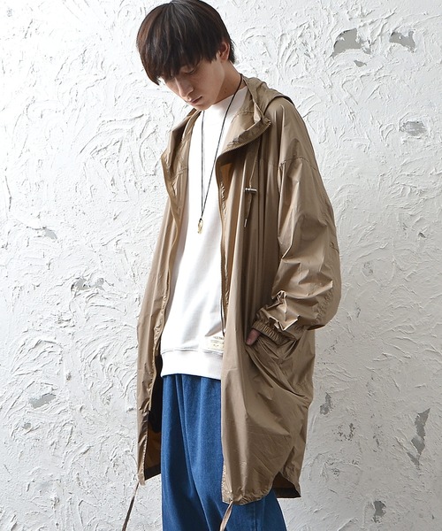 RISLEY フードのパンチ穴.ベージュ色ドルマンスリーブジャケット RISLEY フードのパンチ穴.ベージュ色ドルマンスリーブジャケット