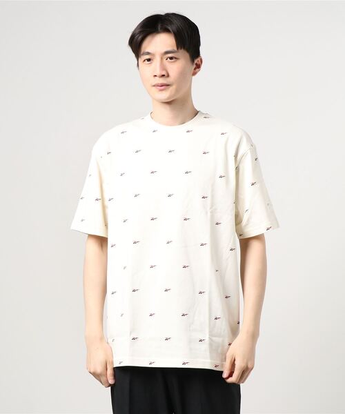 Reebok(リーボック)の「クラシックス オールオーバープリント ニット Tシャツ / Classics Allover Print Knit T-Shirt(Tシャツ/カットソー・メンズ・ブラック/オフホワイト・SMALL/MEDIUM/LARGE/X-LARGE/XX-LARGE/X-SMALL)」の3枚目の写真