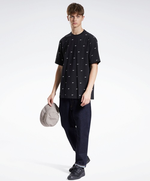 Reebok(リーボック)の「クラシックス オールオーバープリント ニット Tシャツ / Classics Allover Print Knit T-Shirt(Tシャツ/カットソー・メンズ・ブラック/オフホワイト・SMALL/MEDIUM/LARGE/X-LARGE/XX-LARGE/X-SMALL)」の4枚目の写真