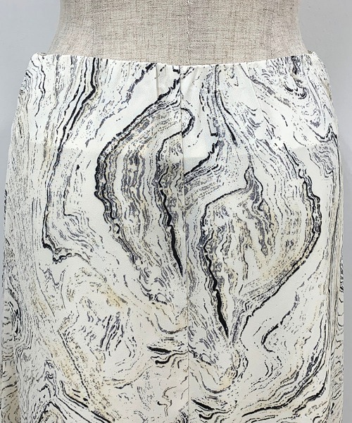 PICCIN(ピッチン)の「マーブル柄スカート(スカート・レディース・オフホワイト/ピンク・M)」の13枚目の写真