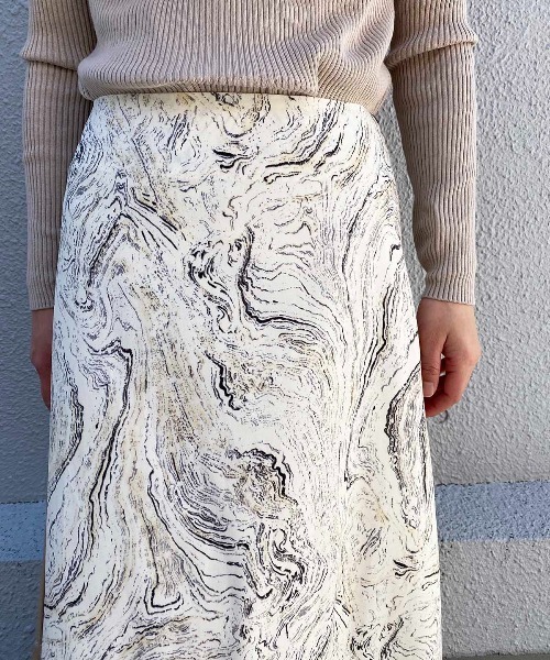 PICCIN(ピッチン)の「マーブル柄スカート(スカート・レディース・オフホワイト/ピンク・M)」の6枚目の写真