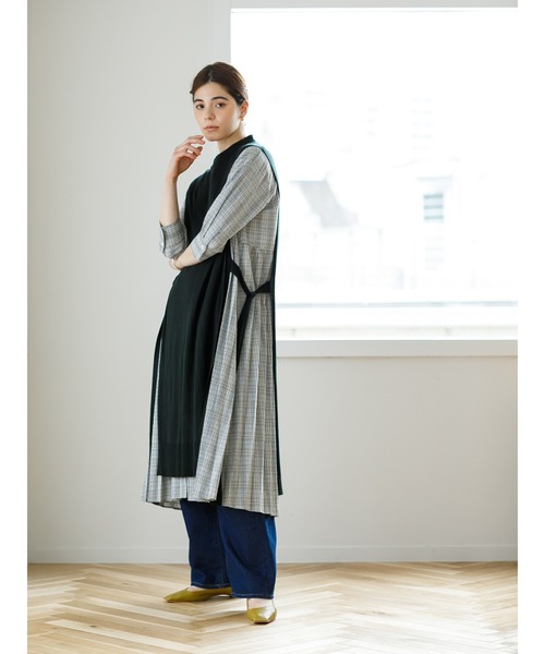 koe（コエ）の「SET ニットベスト＆&チェック柄ワンピース*（ワンピース・レディース・グレー/ライトベージュ/ブルー・FREE）」の4枚目の写真