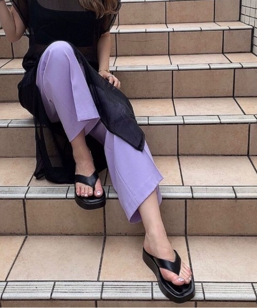 REZOY（リゾイ）の「【REZOY】フラットトングサンダル（サンダル・レディース・ホワイト/アッシュグレー/ブラック/マスタード・LL/S/M/L）」の3枚目の写真