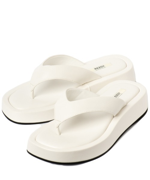 REZOY（リゾイ）の「【REZOY】フラットトングサンダル（サンダル・レディース・ホワイト/アッシュグレー/ブラック/マスタード・LL/S/M/L）」の9枚目の写真