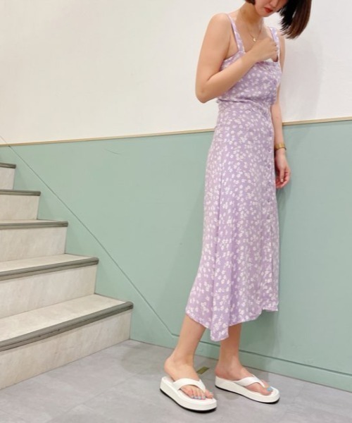 REZOY（リゾイ）の「【REZOY】フラットトングサンダル（サンダル・レディース・ホワイト/アッシュグレー/ブラック/マスタード・LL/S/M/L）」の11枚目の写真