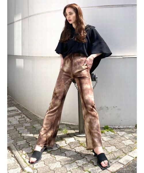 EMODA（エモダ）の「シャーリングフレアパンツ（その他パンツ・レディース・ブラック/その他/ベージュ/ブルー・FREE）」の5枚目の写真