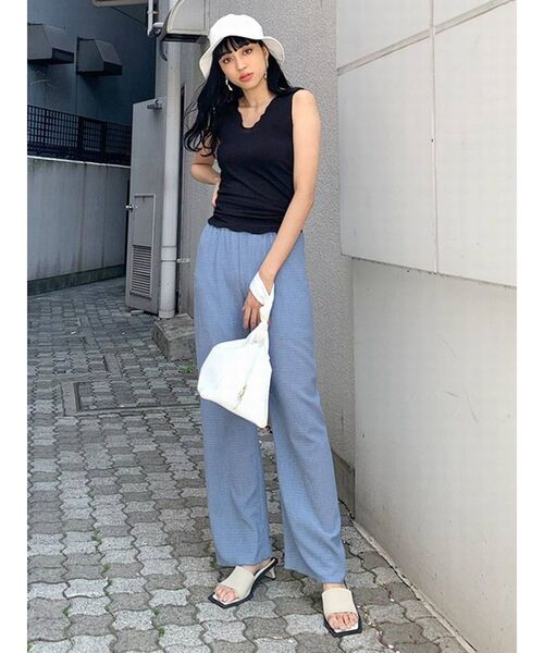 EMODA（エモダ）の「シャーリングフレアパンツ（その他パンツ・レディース・ブラック/その他/ベージュ/ブルー・FREE）」の11枚目の写真