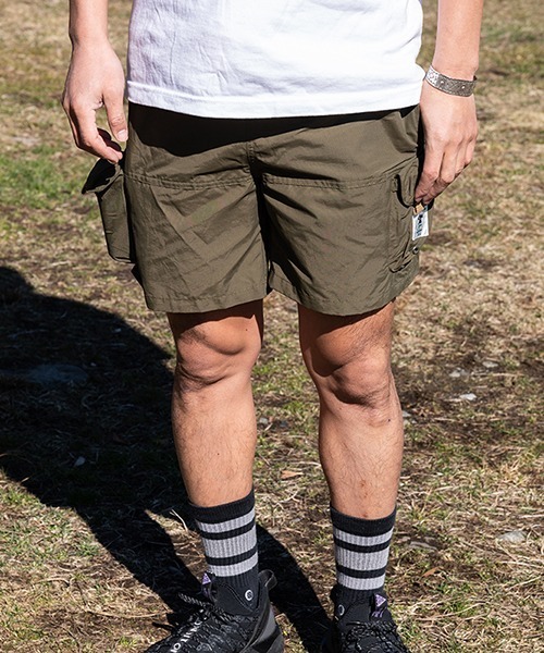 grn(ジーアールエヌ)の「grn outdoor ジーアールエヌ アウトドア TEBURA SHORTS 手ぶら ショーツ ハーフパンツ(その他パンツ・メンズ・ブラック/ベージュ/オリーブ/マルチ/グレー・MEDIUM/LARGE)」の4枚目の写真