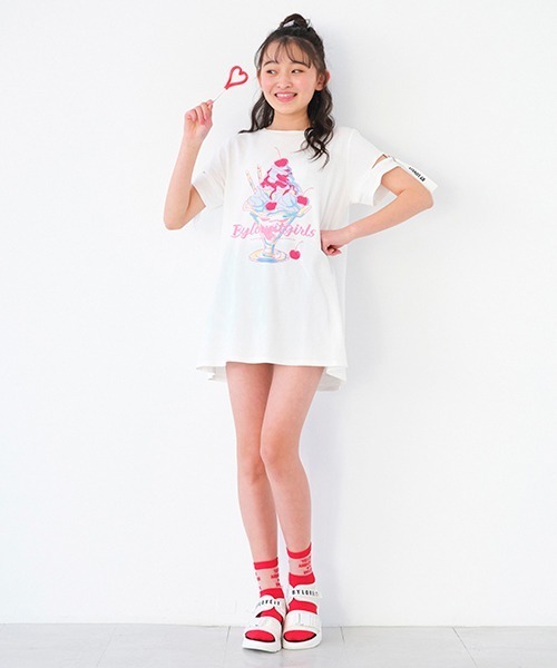 by LOVEiT（バイラビット）の「袖スリットパフェワンピース