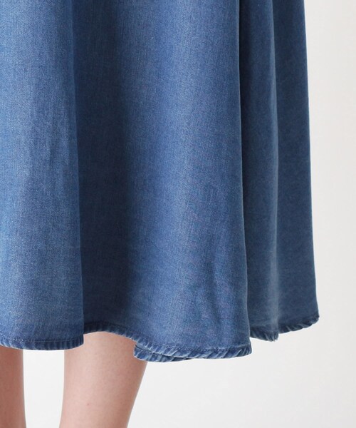 pink adobe(ピンクアドベ)の「◆【M-L】デニムフレア マキシスカート(スカート・レディース・ブルー/ライトブルー・40/38)」の7枚目の写真