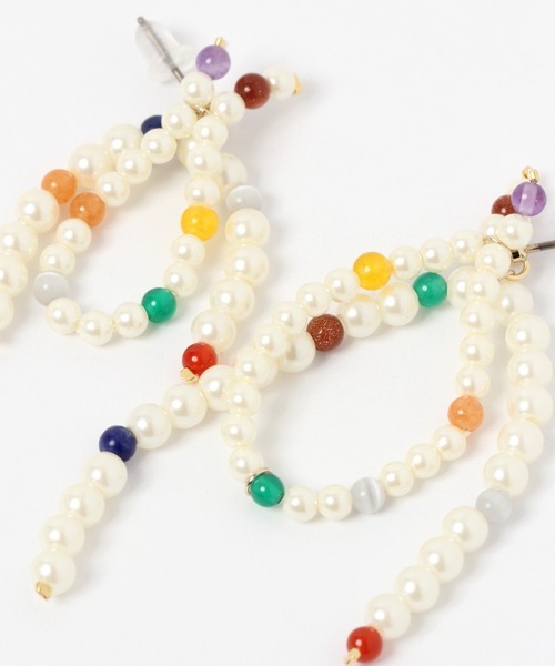 niko and...（ニコアンド）の「プチパール調アシメピアス（ピアス（両耳用）・レディース・ホワイト/その他2/その他1・0）」の4枚目の写真