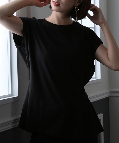 ElegChic(エレグシック)の「バックシャーリングプルオーバー(Tシャツ/カットソー・レディース・ブラウン/ブラック/グレイッシュベージュ・XL/M/4L)」の2枚目の写真