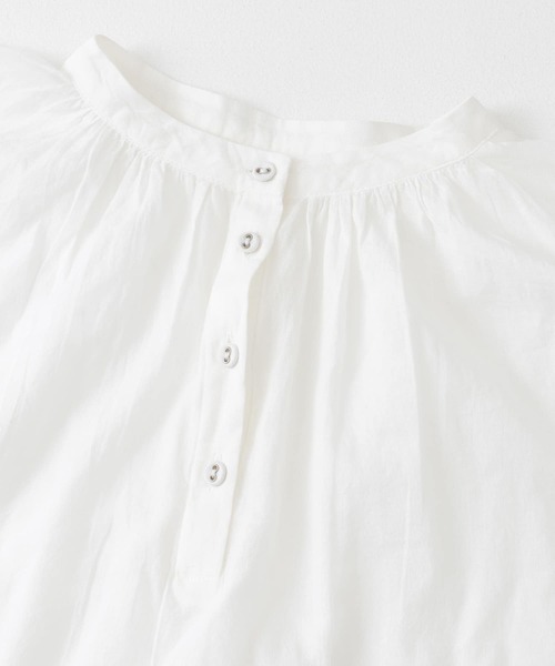 URBAN RESEARCH DOORS(アーバンリサーチドアーズ)の「コットンボイルチュニックブラウス(シャツ/ブラウス・レディース・ベージュ/ネイビー/オフホワイト/グリーン・ONE)」の21枚目の写真