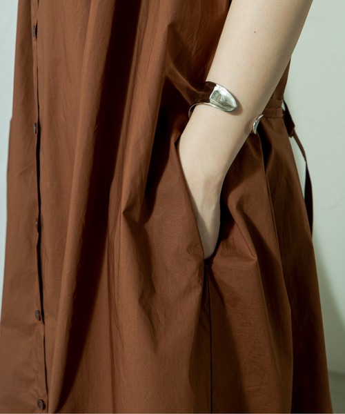 ANGIE（アンジー）の「【綿100%】タイプライターフレンチスリーブシャツワンピース（シャツワンピース・レディース・ブラック/ブラウン/オフホワイト・FREE）」の6枚目の写真