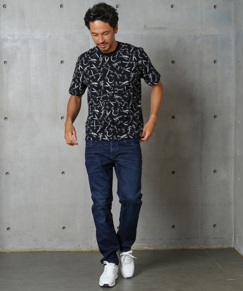 MEN'S BIGI（メンズビギ）の「【DENHAM(デンハム)】別注 シザーズ全面プリントTシャツ（Tシャツ/カットソー・メンズ・ブラック/ホワイト・03/02）」の3枚目の写真