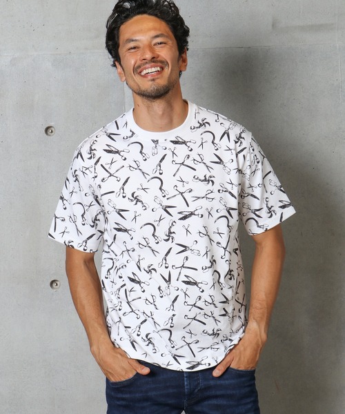 MEN'S BIGI（メンズビギ）の「【DENHAM(デンハム)】別注 シザーズ全面プリントTシャツ（Tシャツ/カットソー・メンズ・ブラック/ホワイト・03/02）」の14枚目の写真