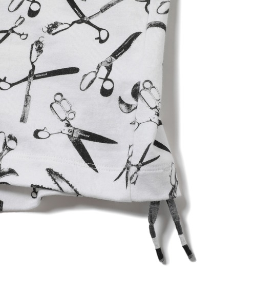 MEN'S BIGI（メンズビギ）の「【DENHAM(デンハム)】別注 シザーズ全面プリントTシャツ（Tシャツ/カットソー・メンズ・ブラック/ホワイト・03/02）」の9枚目の写真