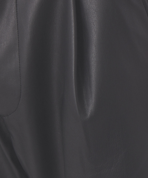 MYSELF ABAHOUSE（マイセルフアバハウス）の「【MYSELF ABAHOUSE】ネオレザー ワンタック スリム テーパード パンツ（その他パンツ・メンズ・グレイッシュベージュ/ブラック・46/48）」の11枚目の写真