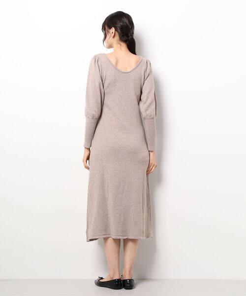 EPIMI E'PIMMY（エピミエピミー）の「パフスリーブフレアニットワンピース（ワンピース・レディース・ベージュ/ダークブルー/ピンクベージュ・MEDIUM）」の7枚目の写真