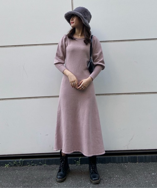 EPIMI E'PIMMY（エピミエピミー）の「パフスリーブフレアニットワンピース（ワンピース・レディース・ベージュ/ダークブルー/ピンクベージュ・MEDIUM）」の16枚目の写真