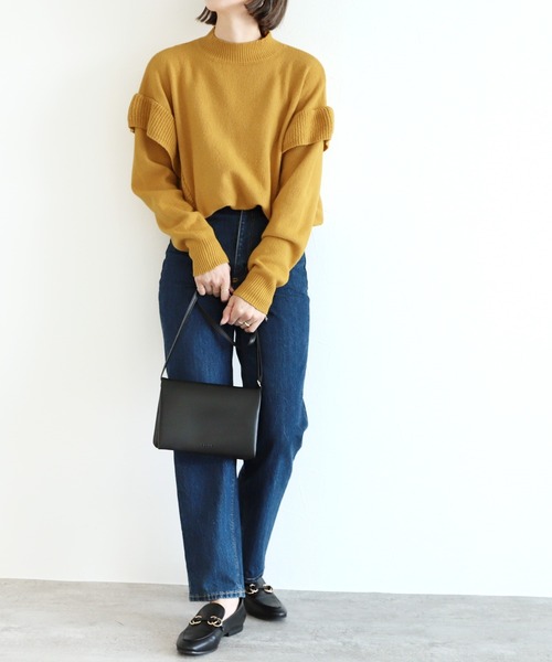 reca（レカ）の「ショルダーフリルニット（ニット/セーター・レディース・アイボリー/ブラック/マスタード・M）」の6枚目の写真