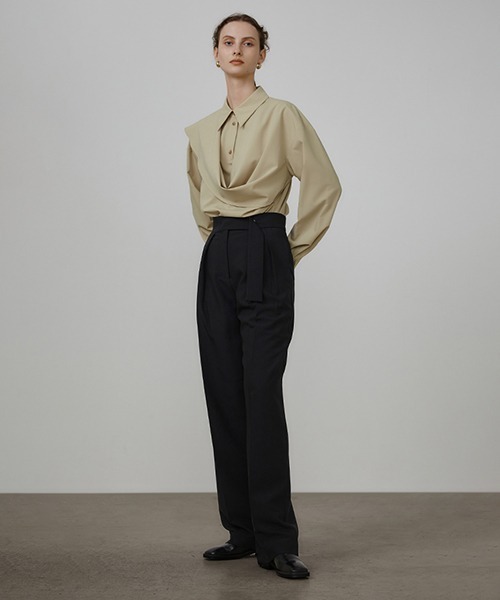 UNSPOKEN（アンスポクン）の「【UNSPOKEN】Asymmetry draped shirt UQ21S024（シャツ/ブラウス・レディース・ベージュ・M/S）」の2枚目の写真