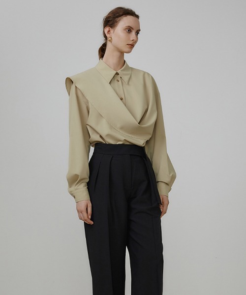 UNSPOKEN（アンスポクン）の「【UNSPOKEN】Asymmetry draped shirt UQ21S024（シャツ/ブラウス・レディース・ベージュ・M/S）」の5枚目の写真