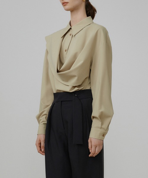 UNSPOKEN（アンスポクン）の「【UNSPOKEN】Asymmetry draped shirt UQ21S024（シャツ/ブラウス・レディース・ベージュ・M/S）」の6枚目の写真