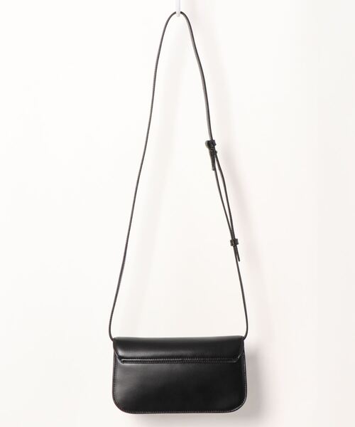 A.P.C.（アーペーセー）の「CLUTCH ON STRAP EVA　21A（クラッチバッグ・レディース・ブラック・ONESIZE）」の2枚目の写真