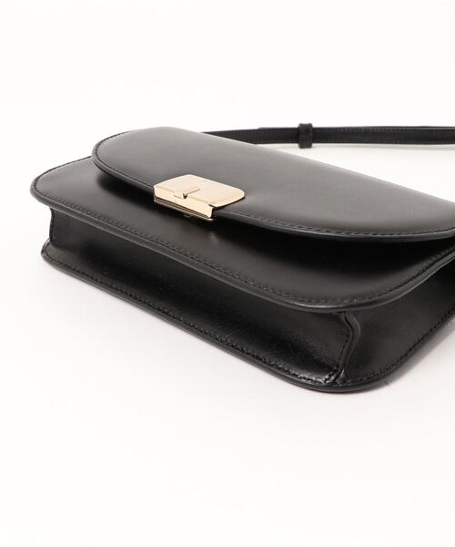 A.P.C.（アーペーセー）の「CLUTCH ON STRAP EVA　21A（クラッチバッグ・レディース・ブラック・ONESIZE）」の3枚目の写真