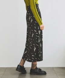 【INella(イネラ)】ラフペイントセミフレアースカート