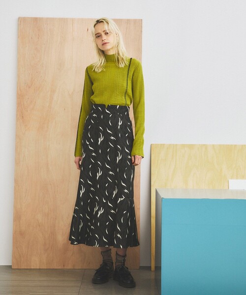 INella（イネラ）の「【INella(イネラ)】ラフペイントセミフレアースカート（スカート・レディース・ピンク/ブラウン・2/1）」の3枚目の写真