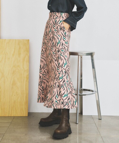 INella（イネラ）の「【INella(イネラ)】ラフペイントセミフレアースカート（スカート・レディース・ピンク/ブラウン・2/1）」の16枚目の写真