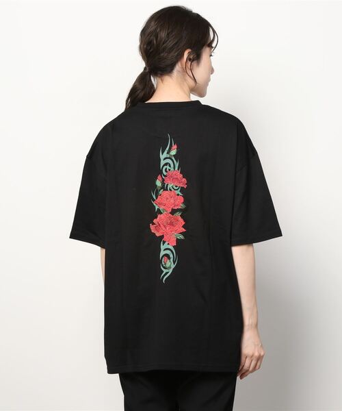 LEGENDA(レジェンダ)の「レジェンダ Tribal Rose エンブロイダリー Tシャツ / LEGENDA Tribal Rose Embroidery T-Shirt (Tシャツ/カットソー・メンズ・ホワイト×レッド/ブラック×レッド/ブラック×パープル/ブラック×ホワイト/ホワイト×パープル/ホワイト×ホワイト/ホワイト×エメラルドグリーン/ブラック×グリーン/ホワイト×ブルー/ブラック×ブルー・FREE)」の16枚目の写真