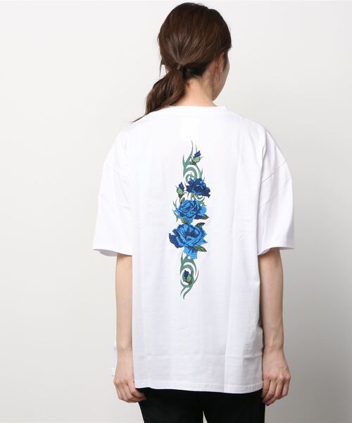 LEGENDA(レジェンダ)の「レジェンダ Tribal Rose エンブロイダリー Tシャツ / LEGENDA Tribal Rose Embroidery T-Shirt (Tシャツ/カットソー・メンズ・ホワイト×レッド/ブラック×レッド/ブラック×パープル/ブラック×ホワイト/ホワイト×パープル/ホワイト×ホワイト/ホワイト×エメラルドグリーン/ブラック×グリーン/ホワイト×ブルー/ブラック×ブルー・FREE)」の2枚目の写真
