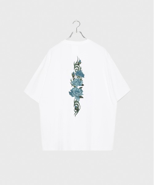 LEGENDA(レジェンダ)の「レジェンダ Tribal Rose エンブロイダリー Tシャツ / LEGENDA Tribal Rose Embroidery T-Shirt (Tシャツ/カットソー・メンズ・ホワイト×レッド/ブラック×レッド/ブラック×パープル/ブラック×ホワイト/ホワイト×パープル/ホワイト×ホワイト/ホワイト×エメラルドグリーン/ブラック×グリーン/ホワイト×ブルー/ブラック×ブルー・FREE)」の5枚目の写真
