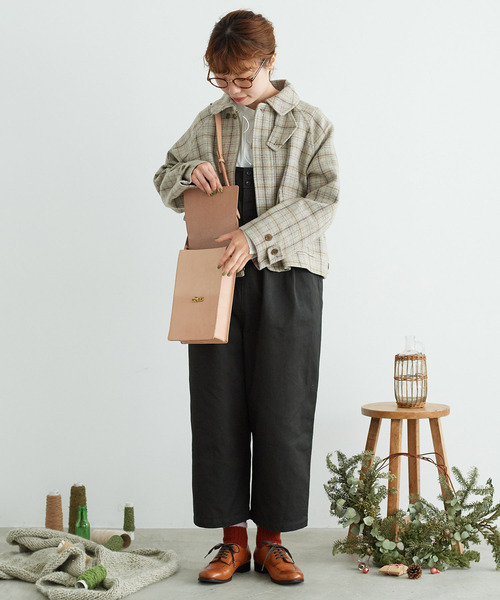 chambre de charme（シャンブルドゥシャーム）の「cdc leather　郵便バッグ（ショルダーバッグ・レディース・ブラック/ベージュ・FREE）」の6枚目の写真