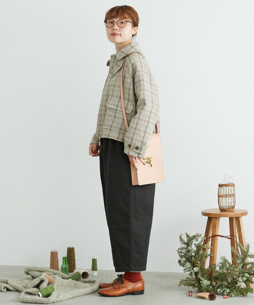 chambre de charme（シャンブルドゥシャーム）の「cdc leather　郵便バッグ（ショルダーバッグ・レディース・ブラック/ベージュ・FREE）」の7枚目の写真