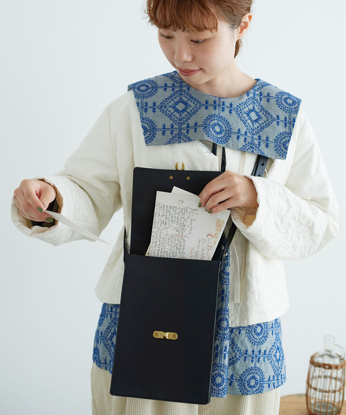 chambre de charme（シャンブルドゥシャーム）の「cdc leather　郵便バッグ（ショルダーバッグ・レディース・ブラック/ベージュ・FREE）」の16枚目の写真