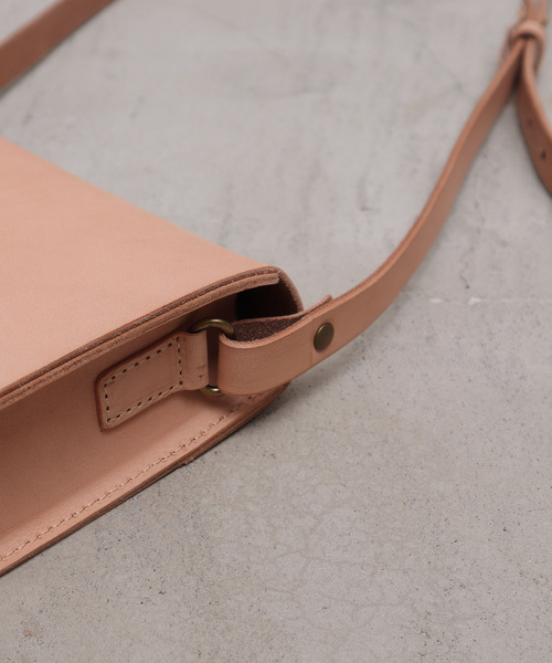 chambre de charme（シャンブルドゥシャーム）の「cdc leather　郵便バッグ（ショルダーバッグ・レディース・ブラック/ベージュ・FREE）」の8枚目の写真