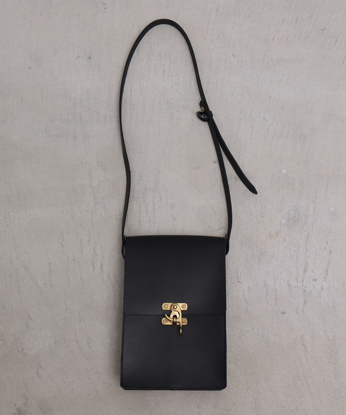 chambre de charme（シャンブルドゥシャーム）の「cdc leather　郵便バッグ（ショルダーバッグ・レディース・ブラック/ベージュ・FREE）」の13枚目の写真