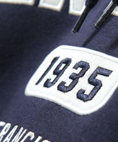 BEN DAVIS（ベンデイビス）の「【別注】【BEN DAVIS】COLLEGE LOGO HOODIE /カレッジロゴパーカー（パーカー・メンズ・ネイビー/オートミール/ワイン/チャコール/グリーン系・MEDIUM/LARGE/X-LARGE）」の9枚目の写真