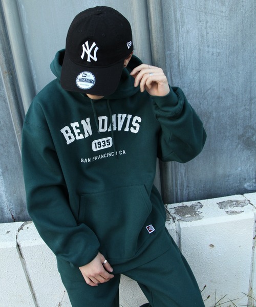 BEN DAVIS（ベンデイビス）の「【別注】【BEN DAVIS】COLLEGE LOGO HOODIE /カレッジロゴパーカー（パーカー・メンズ・ネイビー/オートミール/ワイン/チャコール/グリーン系・MEDIUM/LARGE/X-LARGE）」の21枚目の写真