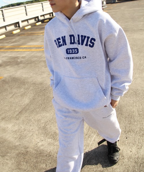 BEN DAVIS（ベンデイビス）の「【別注】【BEN DAVIS】COLLEGE LOGO HOODIE /カレッジロゴパーカー（パーカー・メンズ・ネイビー/オートミール/ワイン/チャコール/グリーン系・MEDIUM/LARGE/X-LARGE）」の17枚目の写真